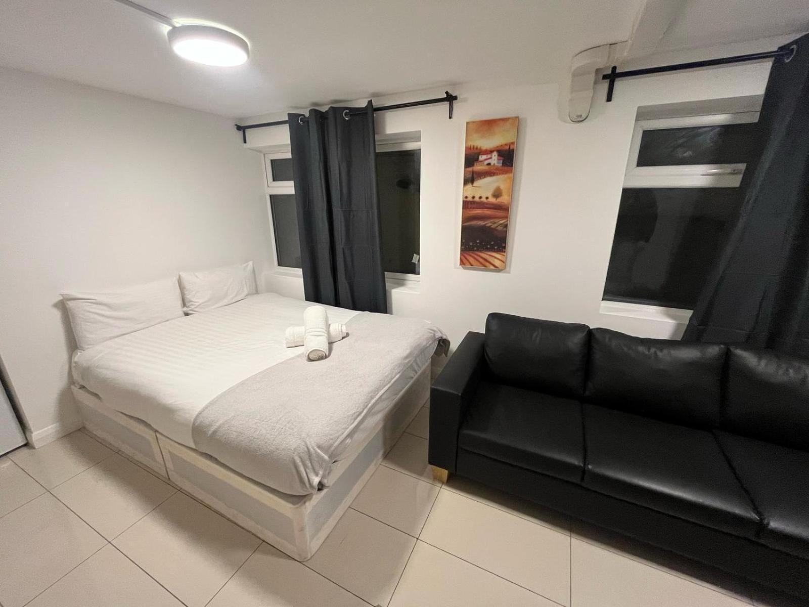 Modern Studios Queenspark Лондон Номер фото