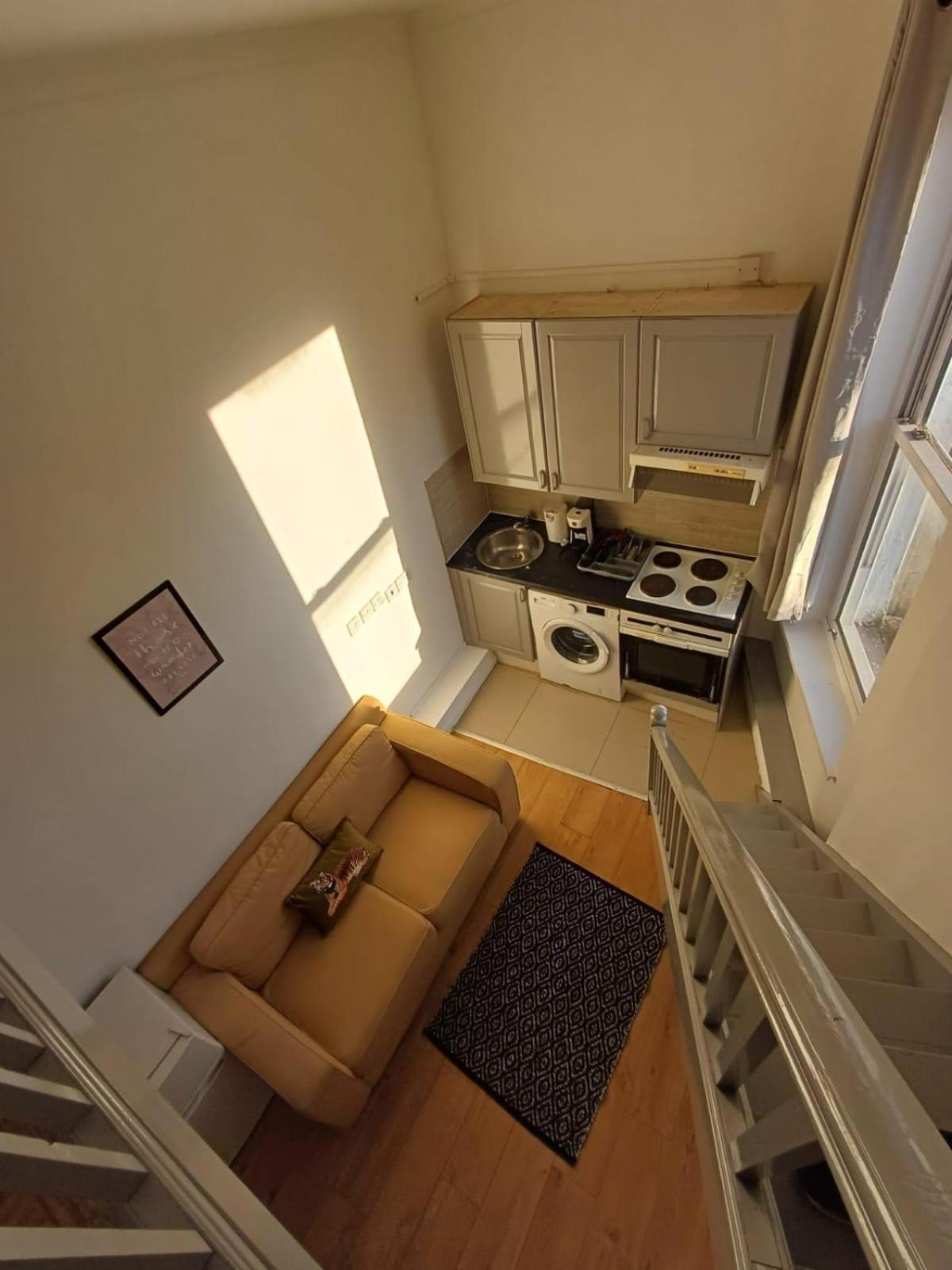 Modern Studios Queenspark Лондон Номер фото